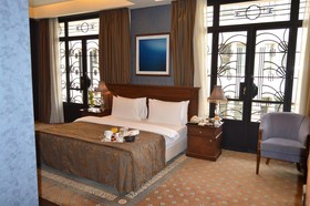 Etoile Suites