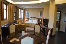 Etoile Suites