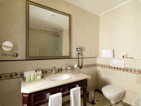 Le Patio Boutique Hotel