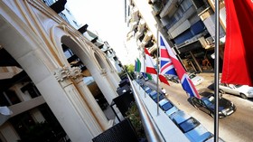 Queen's Suite Hotel