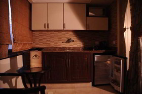 Queen's Suite Hotel