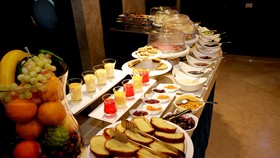 Queen's Suite Hotel