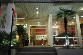 Suite Hotel Chrome
