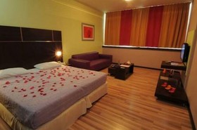 Suite Hotel Chrome