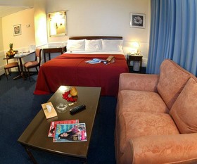 Takaya Suites Hotel