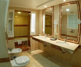 Takaya Suites Hotel
