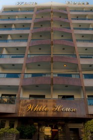 White house Apartments