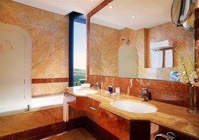 Grand Hills, a Luxury Collection Hotel & Spa, Broumana