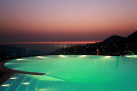 Mist Hotel & Spa By Warwick