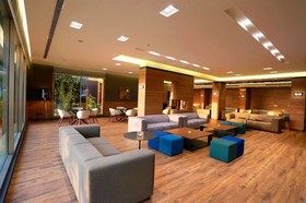Mist Hotel & Spa By Warwick