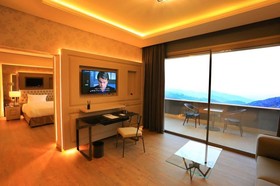 Mist Hotel & Spa By Warwick