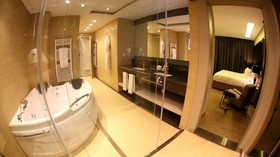 Mist Hotel & Spa By Warwick