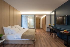 Votre Hotel