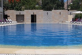 Cristal Grand Kadri Hotel
