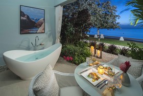 Sandals Halcyon Beach