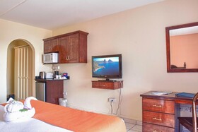 Bay Gardens Inn