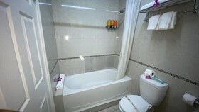 Bay Gardens Inn