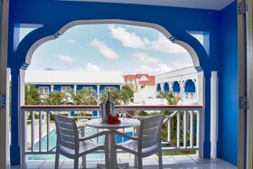 Bay Gardens Inn