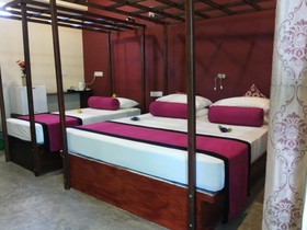 Sira's Chalets And Tour Operator