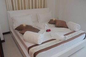 White Villa Resort Aungalla