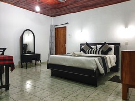 Saji-Sami Hotel