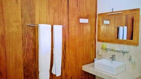 Saji-Sami Hotel