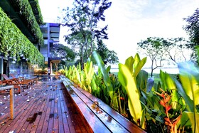 The Lake Forest Hotel