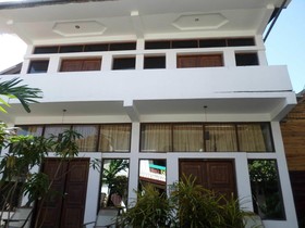 Water Edge Resort