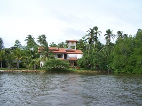 Anetta Villa