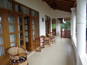 Anetta Villa