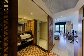 Cinnamon Bey Beruwala