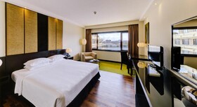 Cinnamon Lakeside Colombo