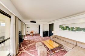 Cinnamon Lakeside Colombo