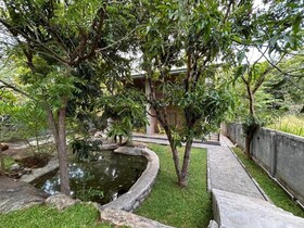 Moi Dambulla by DBI