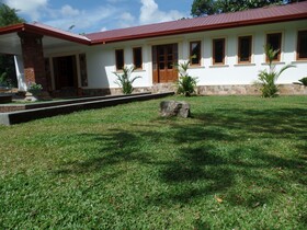 The Crown Hotel Dambulla