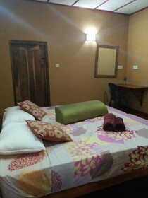 Khaya Villa