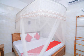 Hotel Cranberry by OYO Rooms
