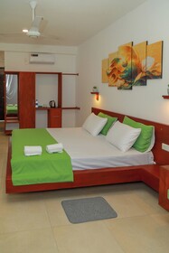 Travellers Hotel Hikkaduwa