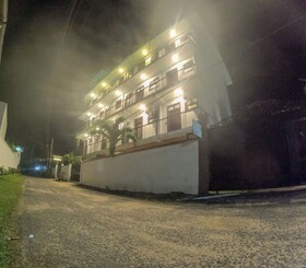 Travellers Hotel Hikkaduwa