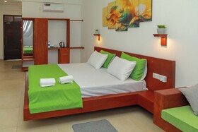 Travellers Hotel Hikkaduwa