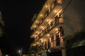 Travellers Hotel Hikkaduwa