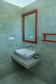 Travellers Hotel Hikkaduwa