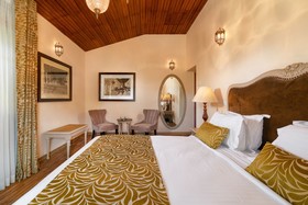 Clove Villa