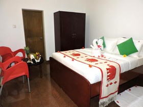 Cool Inn Tourist Lodge