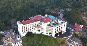 Grand Kandyan Hotel