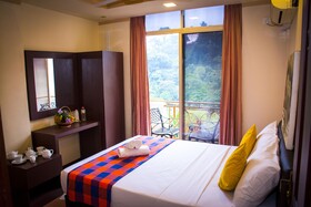 Hotel Lakefield