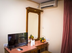 Hotel Lakefield