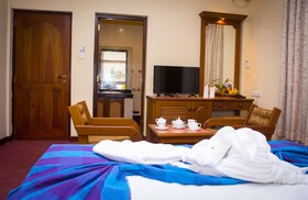 Hotel Lakefield