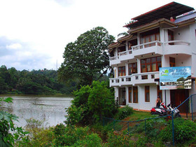 Kandy River Edge