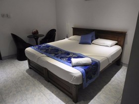 Oak Wood Inn Kandy
